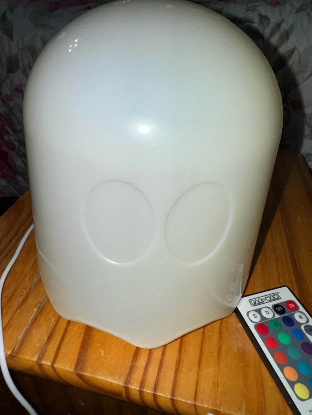 PAC-Man Changing Colors LED Mood Lamp with Remote